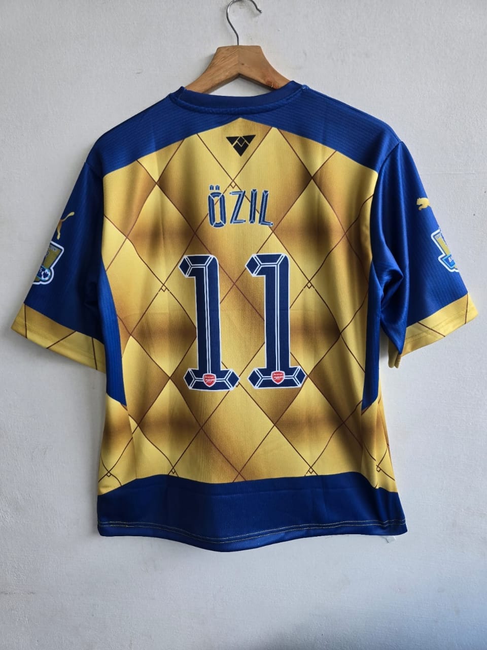 Arsenal FC 2015-16 away (OZIL) - View 2